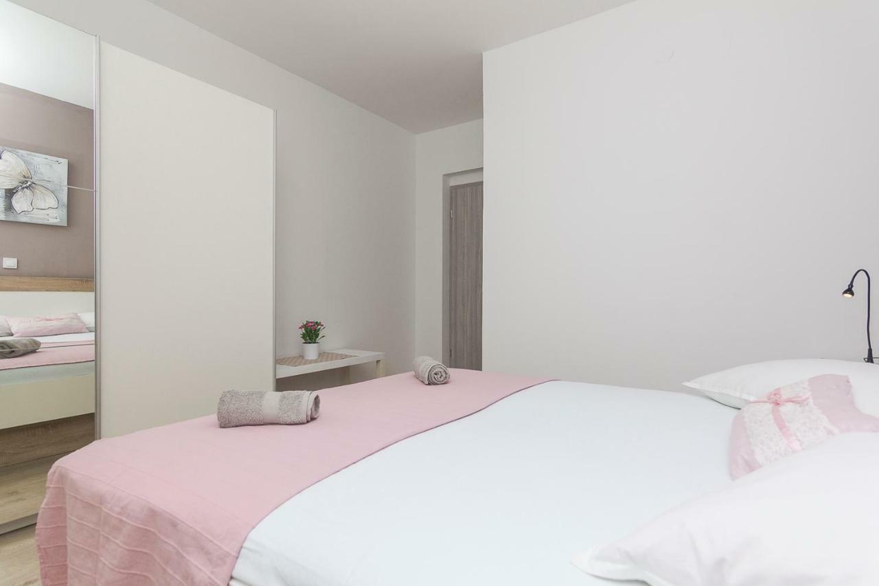 Apartments A&B Makarska Kültér fotó